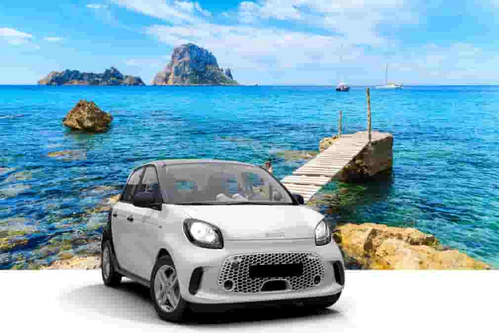 llogues un cotxe elèctric a Eivissa amb Record go